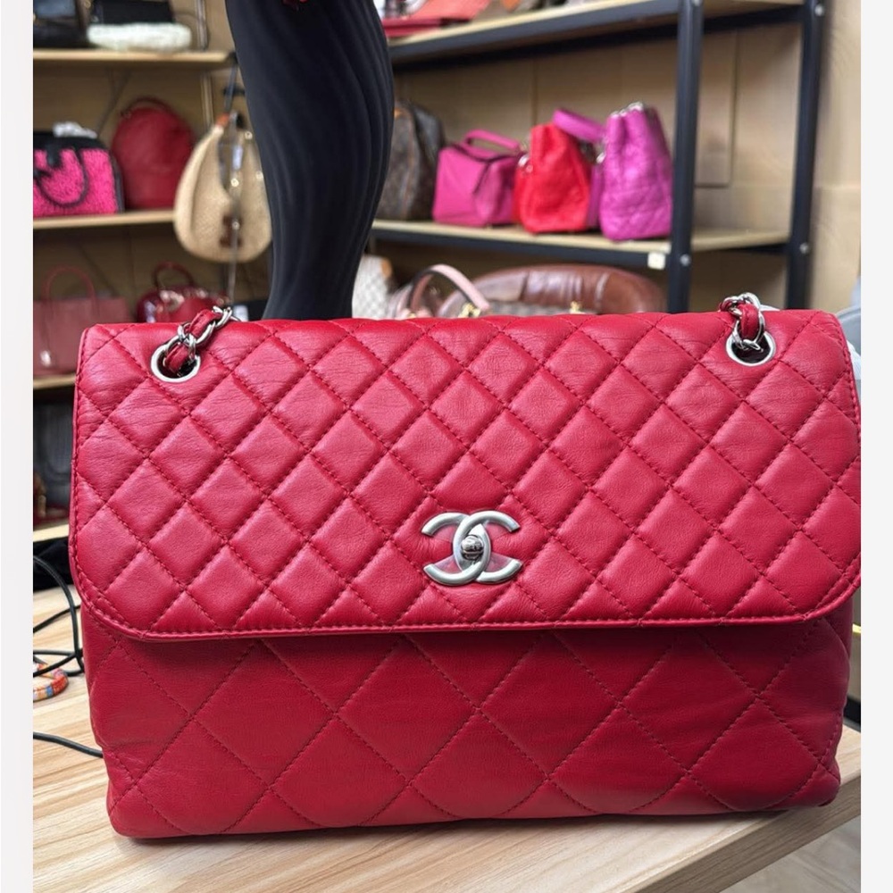 CHANEL The business flap Quilted Red Lambskin Shoulder Bag with Silver Chain